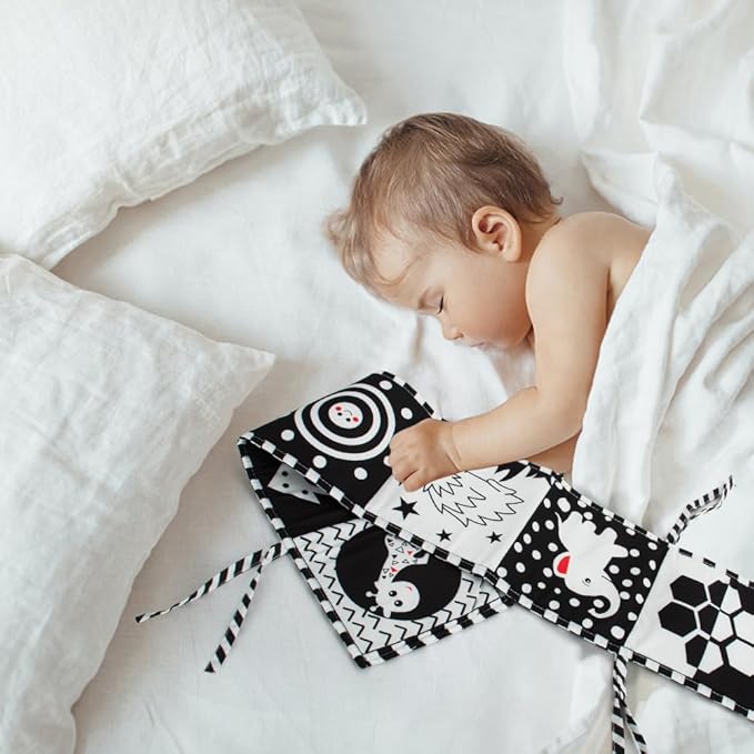 Cawgug Black and White High Contrast Baby Toys for Newborn Brain Development Tummy Time Soft Book Babies 0-3 6-12 Months Montessori Learning Activities Infant and Sensory Visual Stimulation Toys