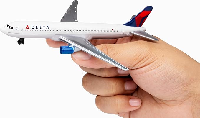 Daron Toy Airplane – Delta Air Lines – Die-Cast Metal Model Airplane Toy with Plastic Parts for Kids Ages 3+