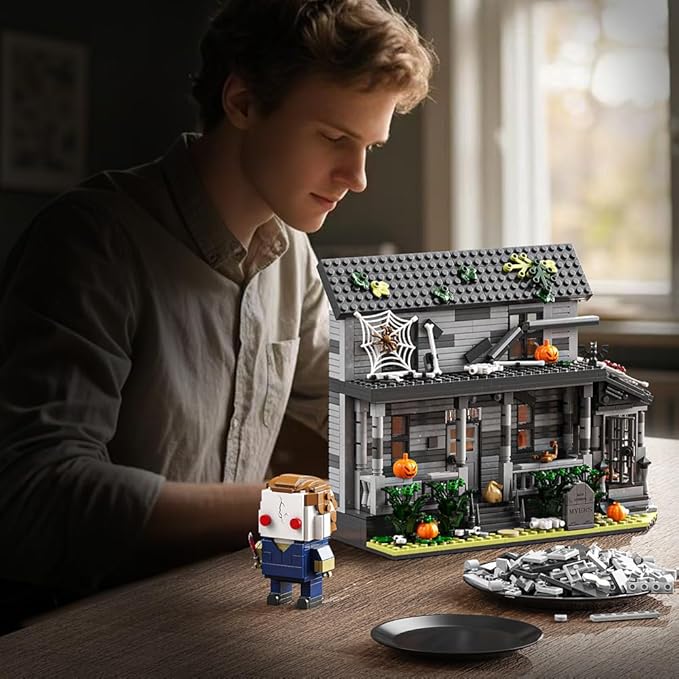 Halloween House Building Blocks Kits, Present for Friends and Fans，Collectible Decoration Building Toy(797 Pieces) Compatible with Lego