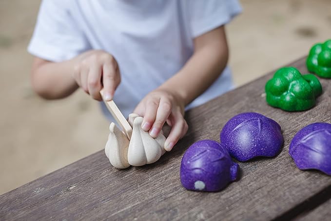PlanToys® Wooden Vegetable Play Set for Toddlers | Educational Pretend Food Toy for Kids | Eco-Friendly Kitchen Toy for Imaginative & Hands-On Learning