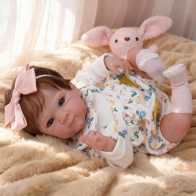 WOOROY Realistic Reborn Baby Dolls - 18 Inch Lifelike Newborn Baby Dolls Girl Real Life Soft Body Baby Doll Gift Toy with Feeding Accessories for Kids Age 3+