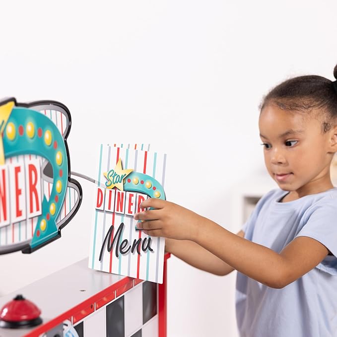 Melissa & Doug Star Diner Restaurant 41-Piece Play Set with Toy Food, Cookware & Play Kitchen Accessories, Preschool Learning Toys for Girls & Boys 3+