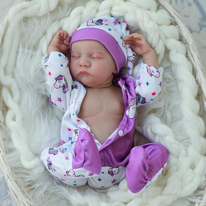 WOOROY Realistic Reborn Baby Dolls, 18 Inch Full Vinyl Body Lifelike Girl Doll, Real Life Newborn Baby Doll, Sleeping Baby Doll with Accessories Gifts Toy for Kids Age 3+