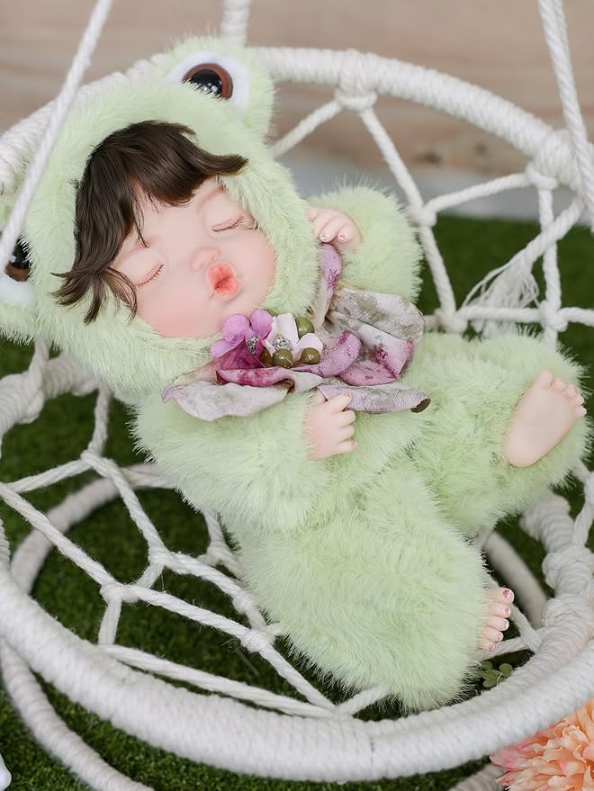 Reborn Baby Doll 10 Inch – Realistic Vinyl Sleeping Girl in Soft Green Frog Outfit – Comfort Doll Gift for Girls & Collectors