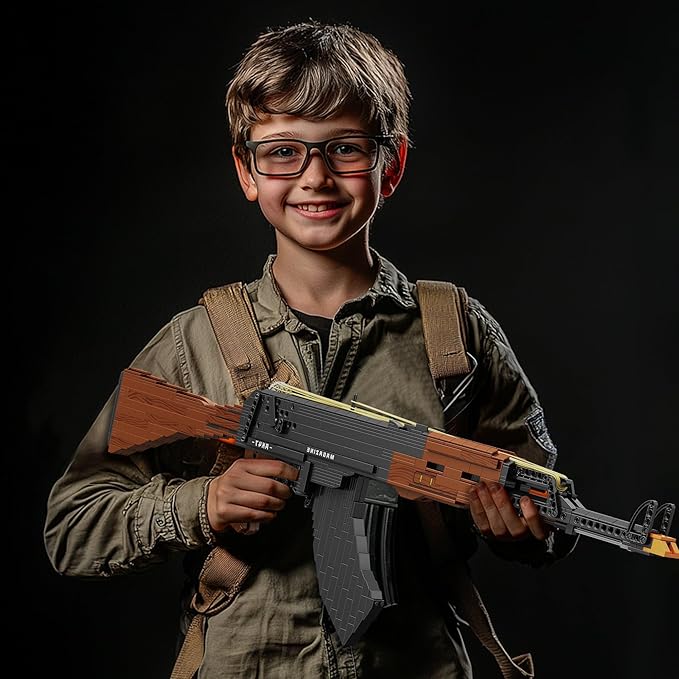 Building Block Gun for Adults, 1:1 AKM-47 Model Gun with Functional Rubber Band Shooting Mechanism, Collectible Gift for Military Weapon Toy Lovers,Educational STEM Toy Set for Boys Age 12+, 1166Pcs