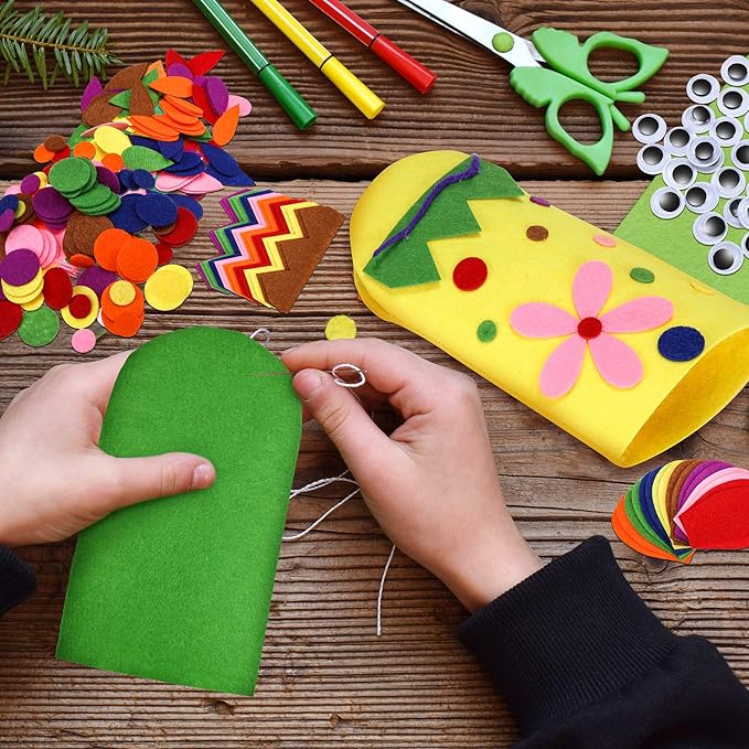 Gejoy 16 Pcs Hand Puppet Making Kit Kids Adult Scok Puppet Kit Art Craft Toys DIY with Pompoms Googly Eyes Storytelling Role Play Party Teaching Supplies