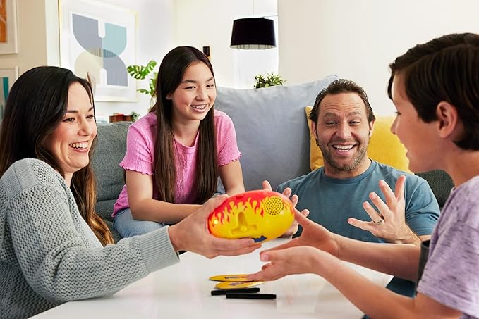 Mattel Games Pictionary Pic-Tato Hot Potato Game, Talks and Plays Music, Family Game for Kids, Adults with Erasable Markers and Boards
